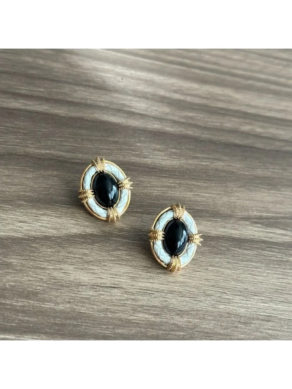 Retro Oval Earrings Q931